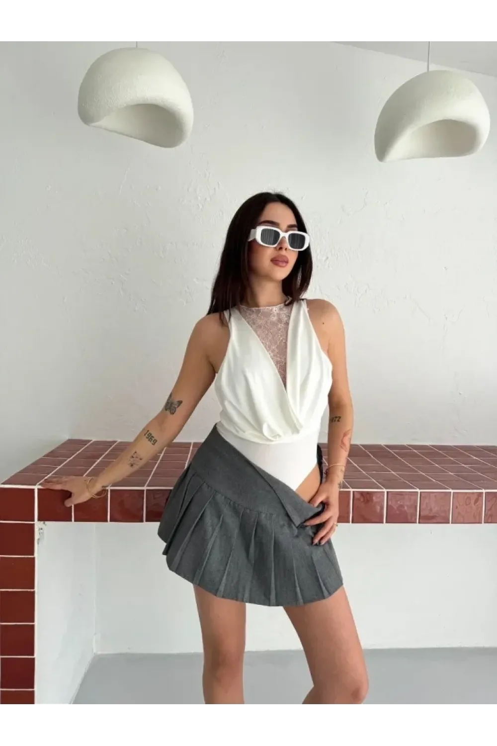 Dantel Detaylı Derin Dekolte Body Şık Kolsuz Yazlık Bodysuit - Beyaz