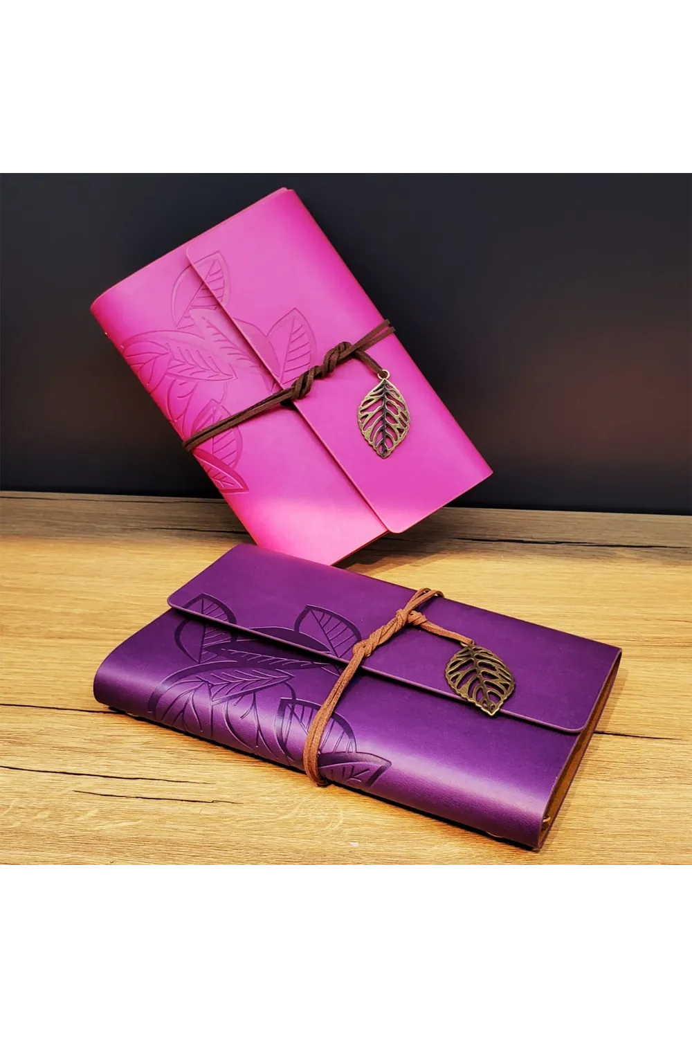 Deri Yaprak Desenli Çizgisiz Defter