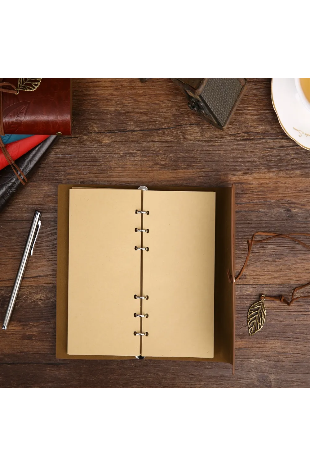 Deri Yaprak Desenli Çizgisiz Defter