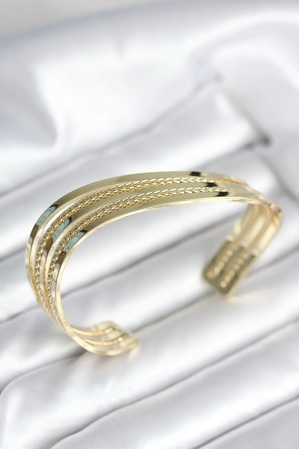 ietaks™ Eğik Şerit Model Gold Renk Pirinç Kadın Bileklik