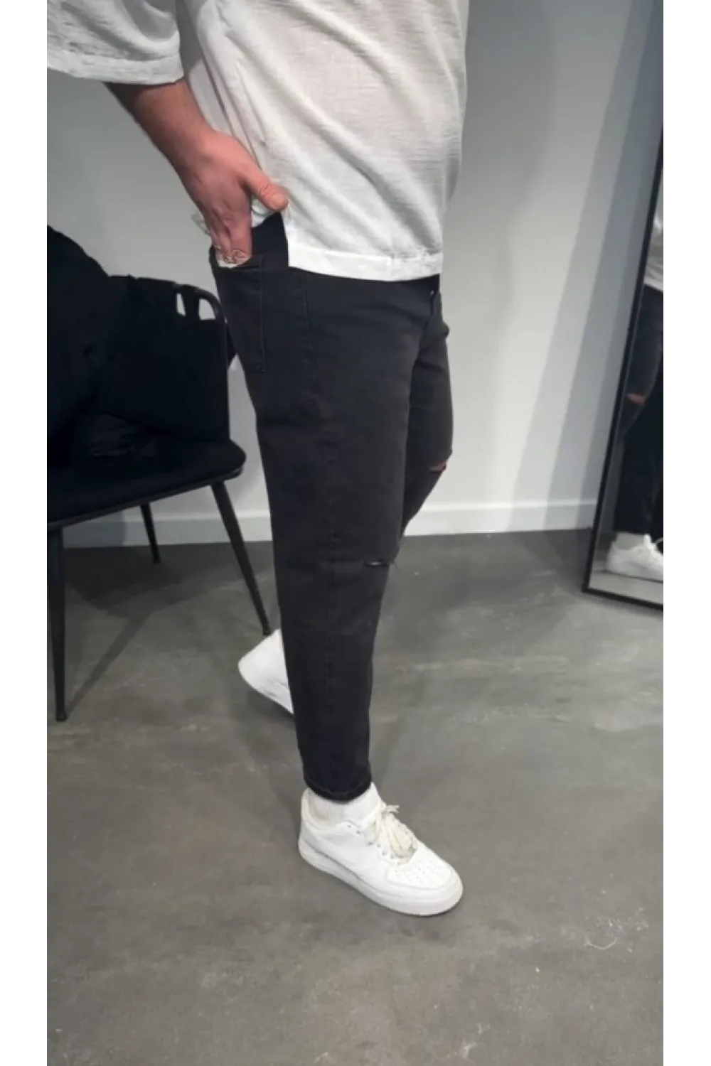 Erkek Siyah Dizi Yırtık Boyfriend Jean