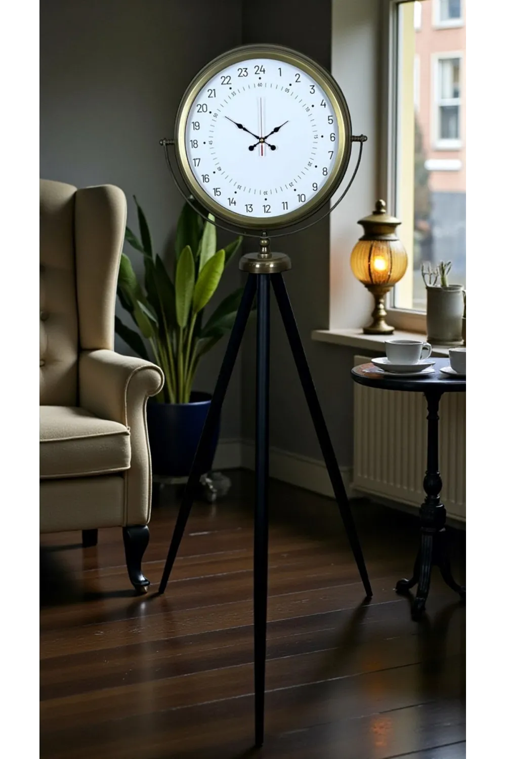 Eskitme 24 Saat Göstergeli Özel Tasarım Tripod Ayaklı Saat