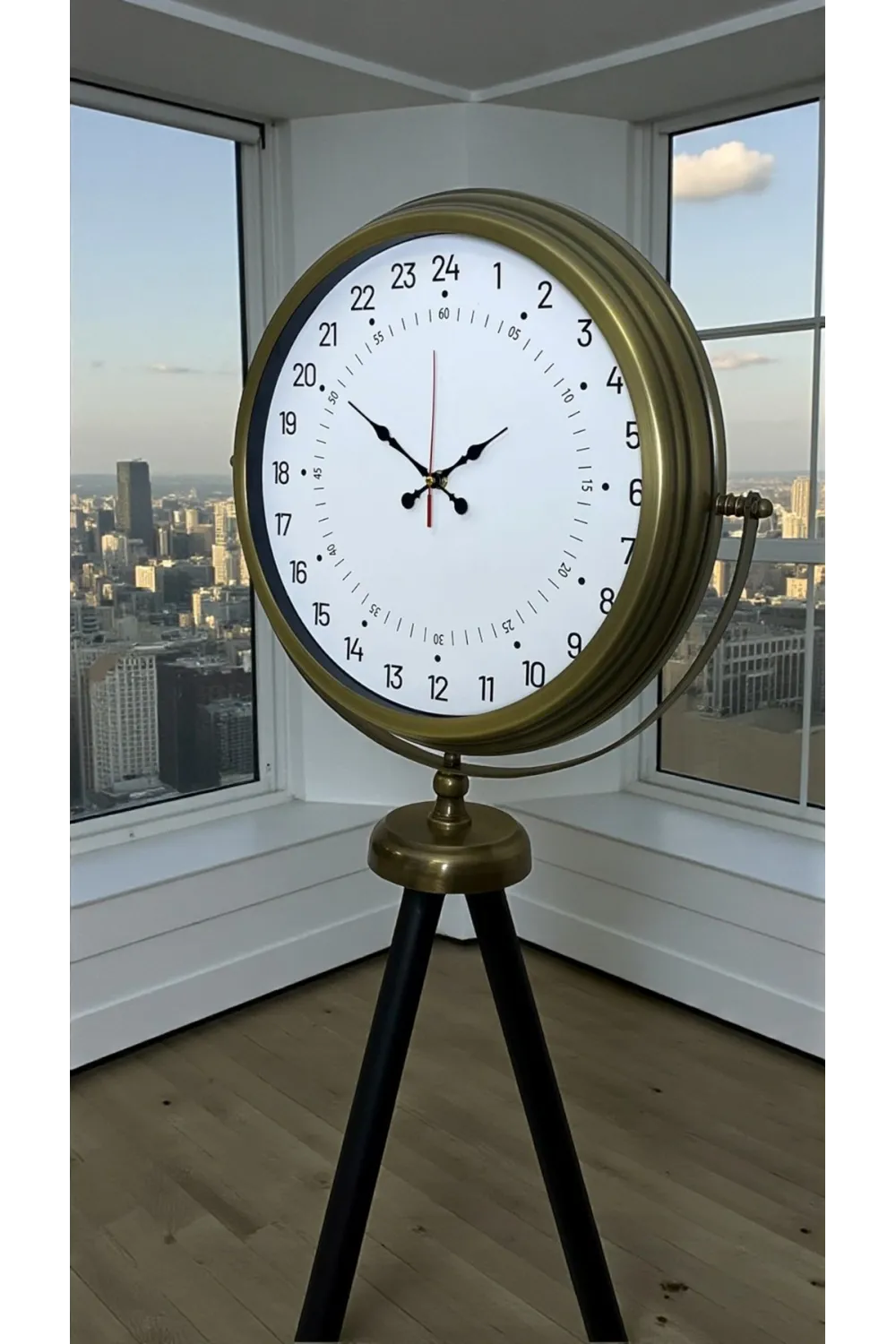 Eskitme 24 Saat Göstergeli Özel Tasarım Tripod Ayaklı Saat