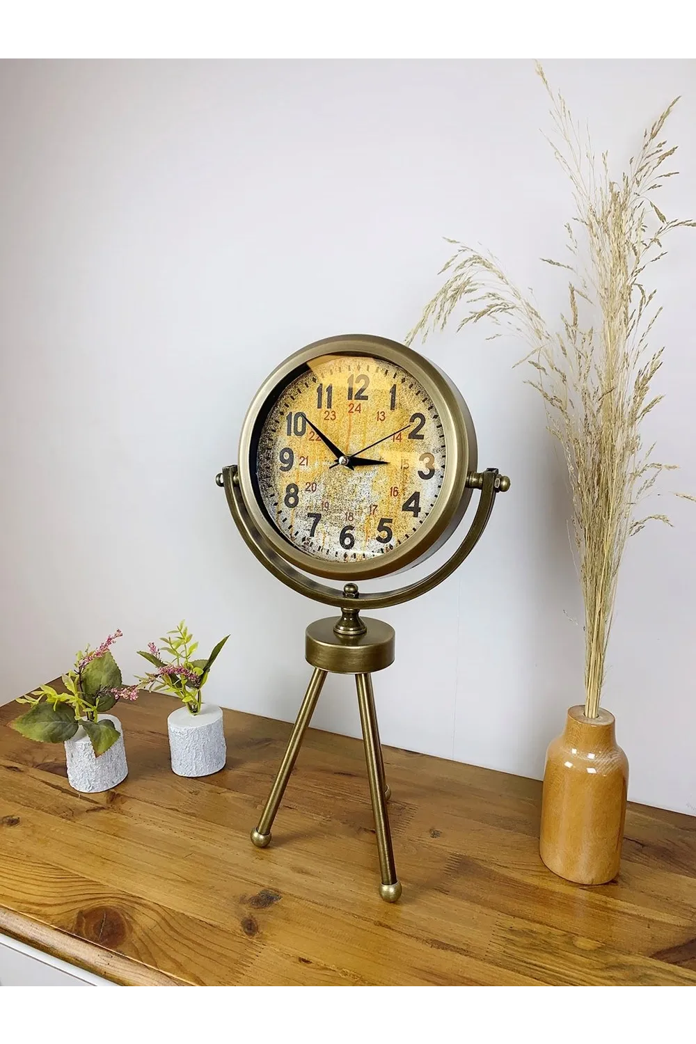 Eskitme Metal Mini Tripod Kaos Masa Saati 45×26 cm