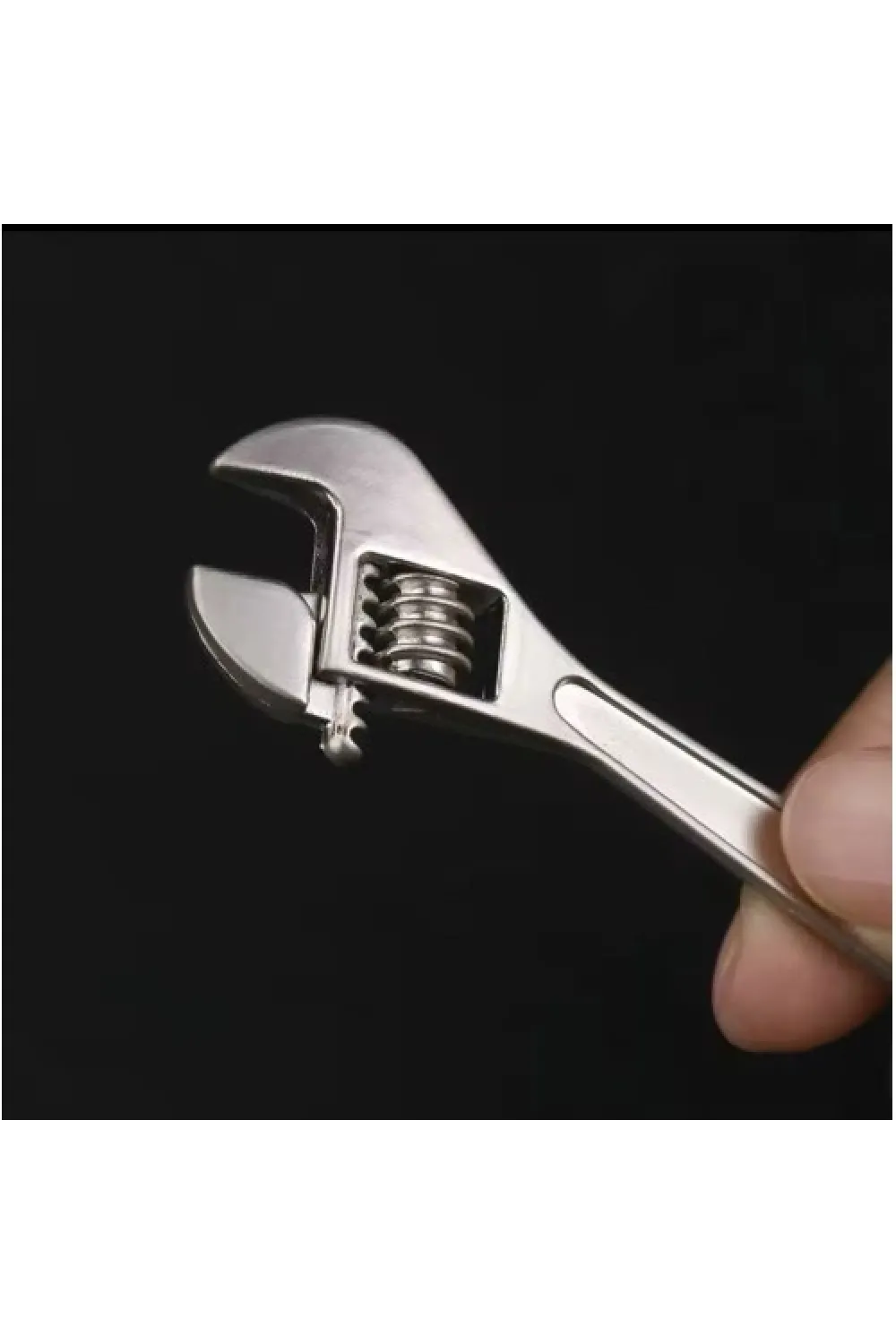 Fonksiyonel İngiliz Anahtarı Şeklinde Metal Anahtarlık