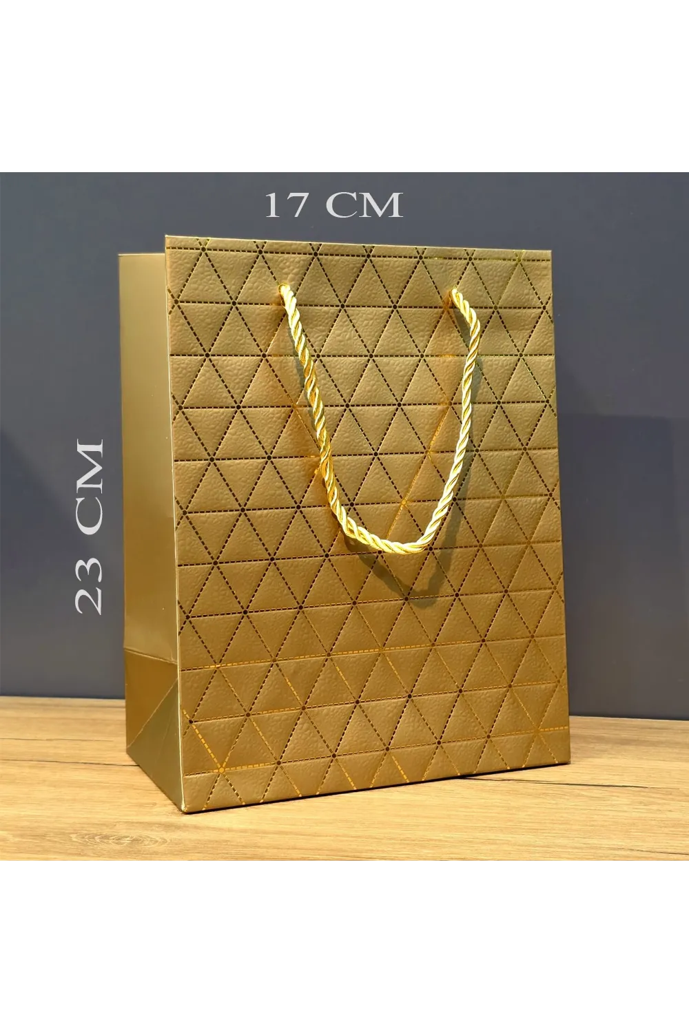 Gold Geometrik Desenli Orta Boy Karton Hediye Çantası
