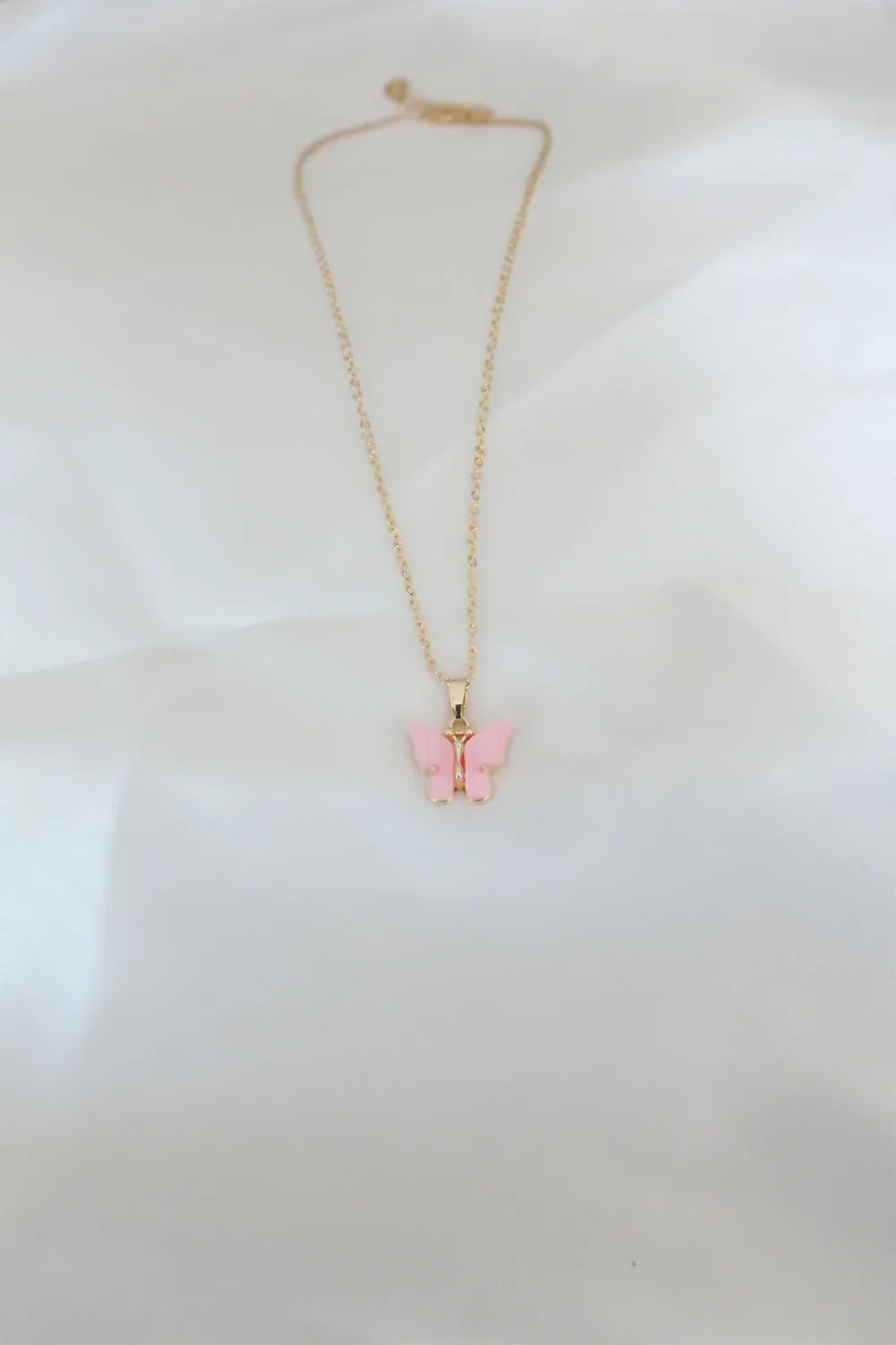 ietaks™ Gold Kaplama Pembe Sedefli Kelebek Kolye