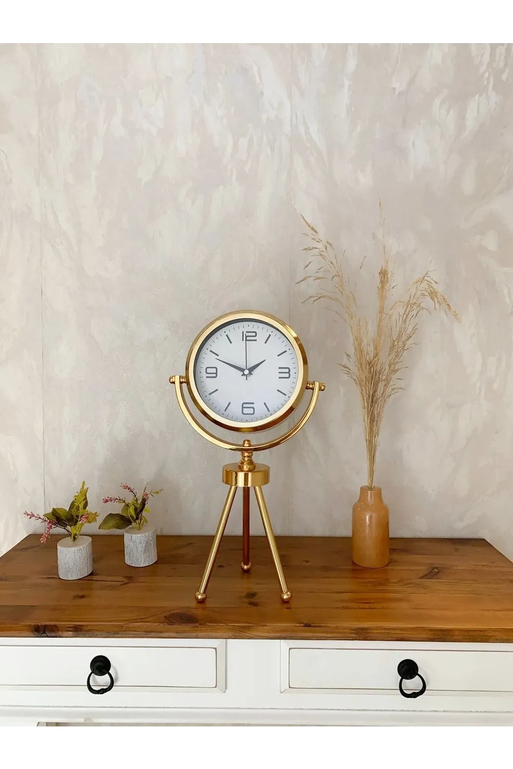 Gold Metal Mini Tripod Modern Masa Saati 45×26 cm – Şık ve Dekoratif Tasarım