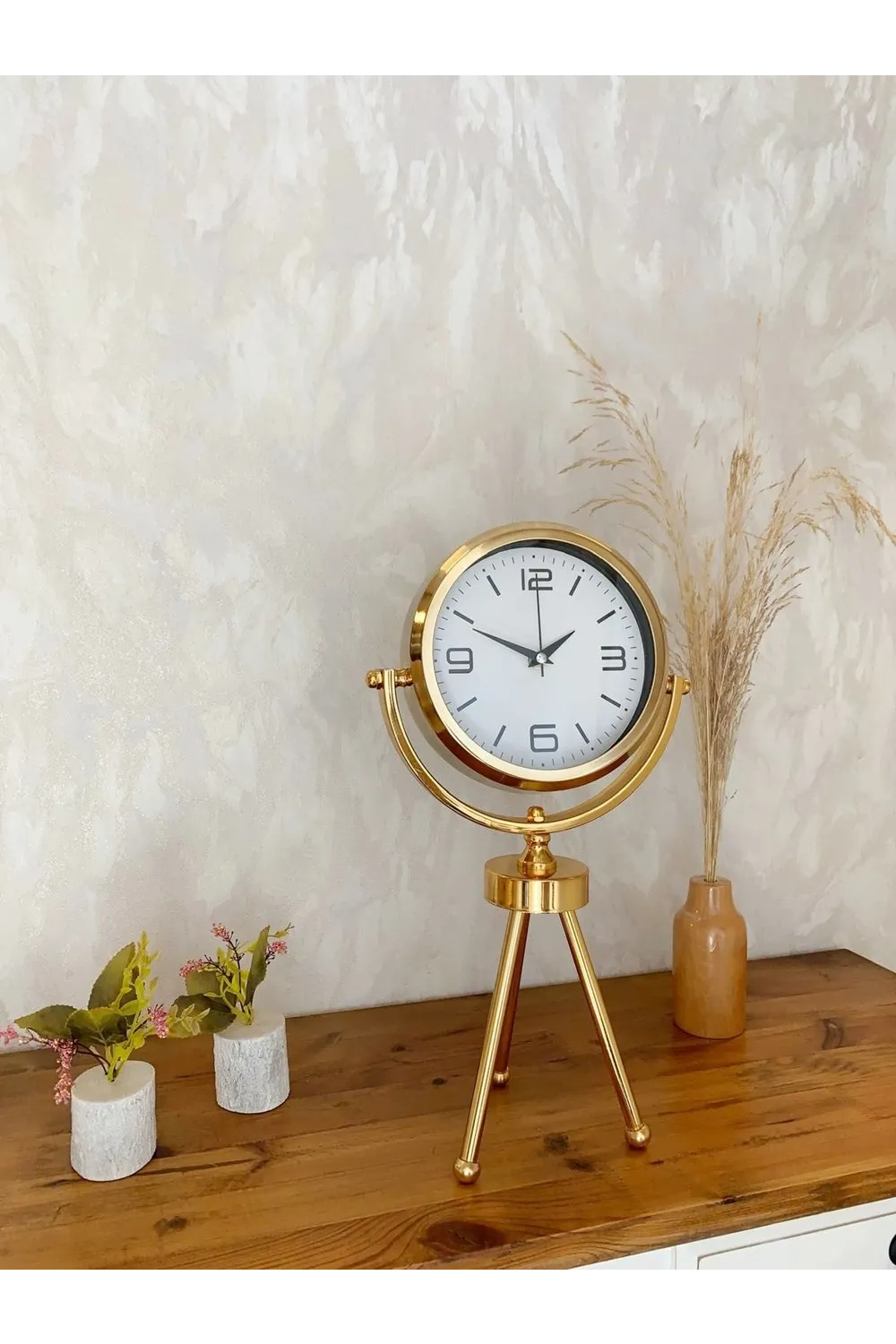 Gold Metal Mini Tripod Modern Masa Saati 45×26 cm – Şık ve Dekoratif Tasarım