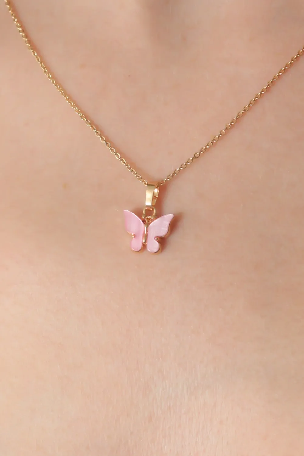 ietaks™ Gold Pembe Renk Kelebek Figür Kadın Kolye