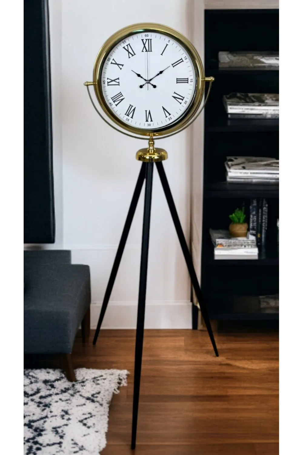 Gold Roma Rakamlı Lüks Tripod Ayaklı Saat