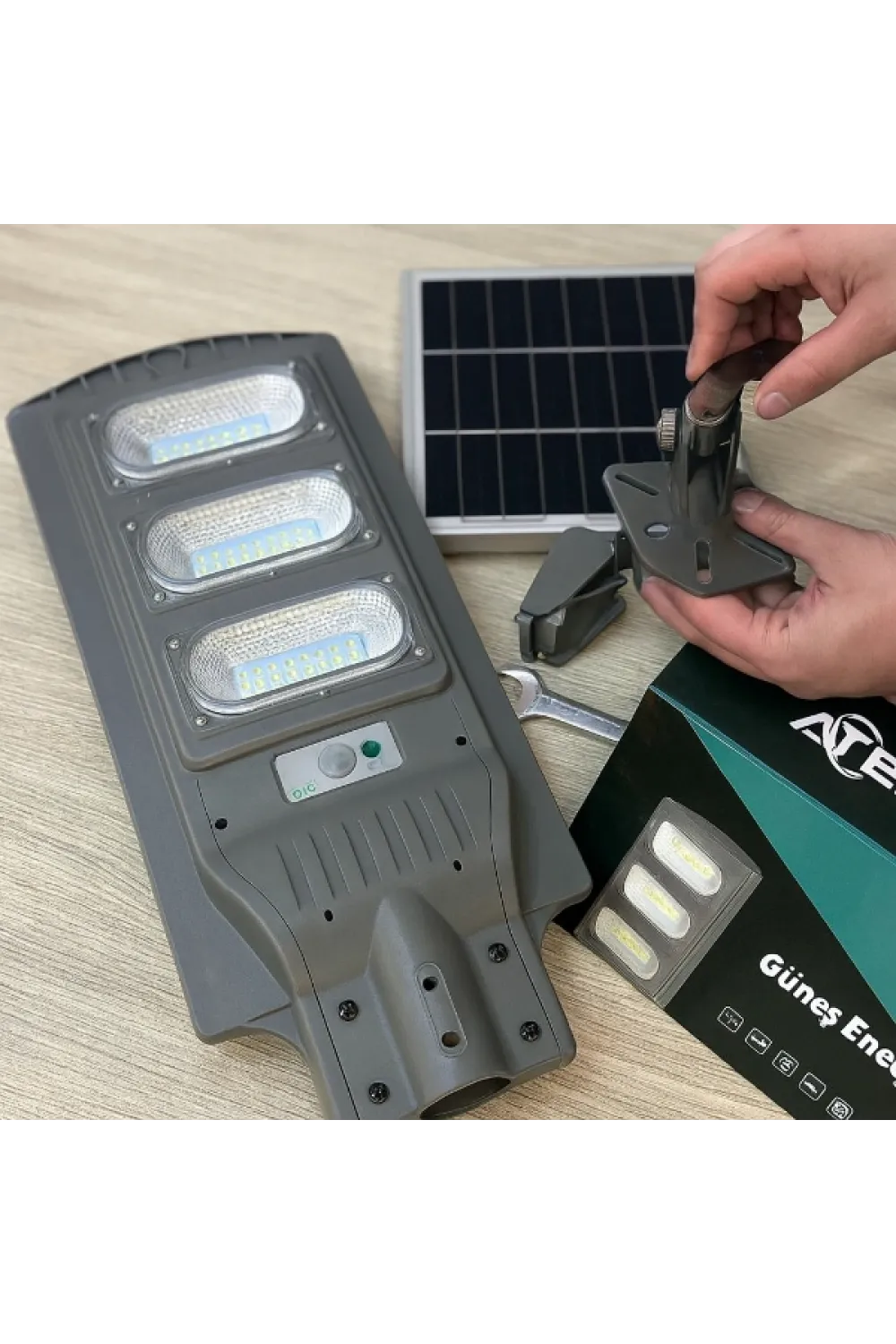 Güneş Enerjili Sokak Lambası 120 W