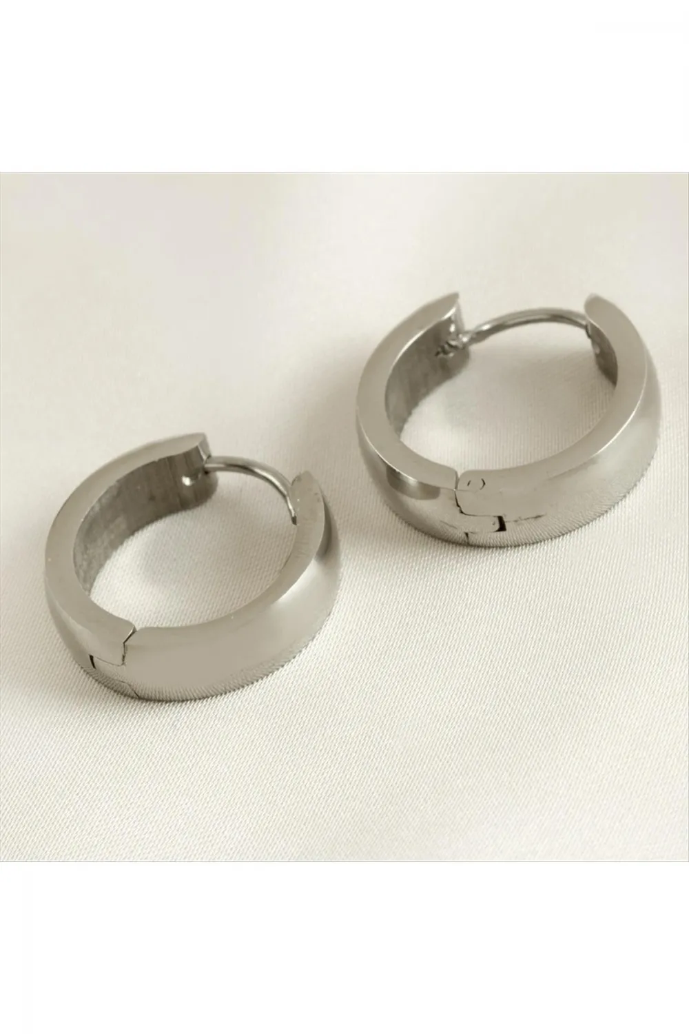 Halka Lüks Çelik Küpe 1,5 cm