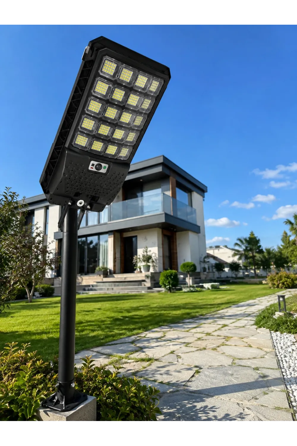 Hareket Sensörlü Solar Led Aydınlatma 3 Modlu Uzaktan Kumandalı Bahçe Lambası