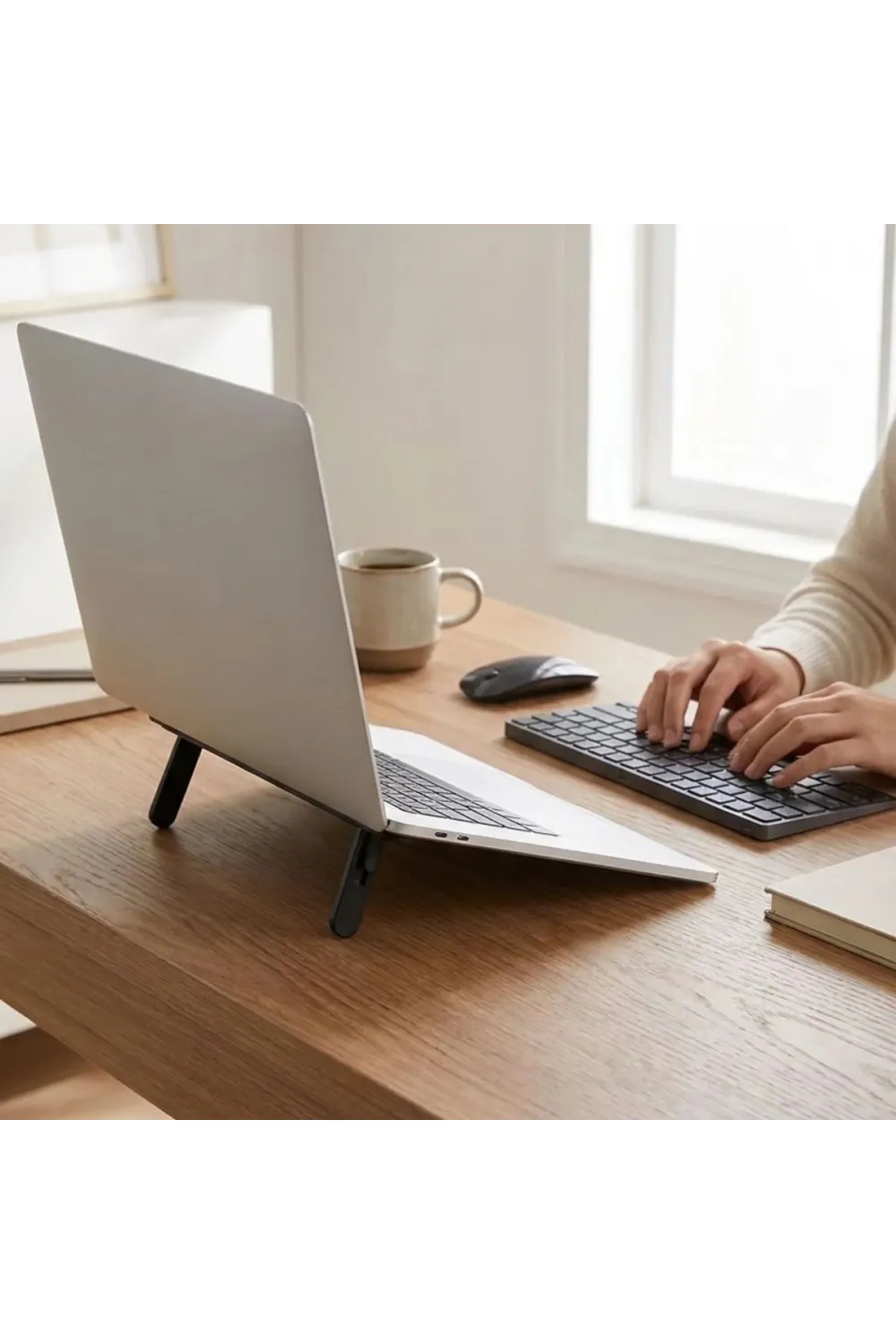 2 Kademeli Katlanabilir Laptop Standı – Kendiliğinden Güçlü Yapışkanlı, Ergonomik Tablet Yükseltici
