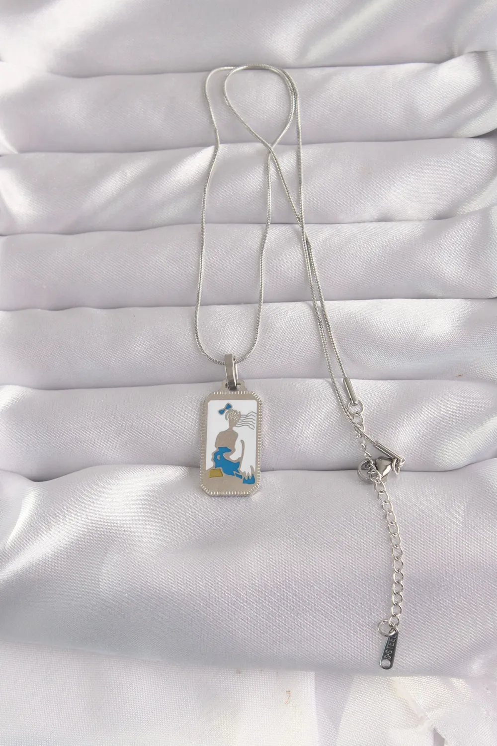 316L Çelik Gümüş Renk Beyaz Mineli Kız Figür Tarot Kolye TJ-BKO9049