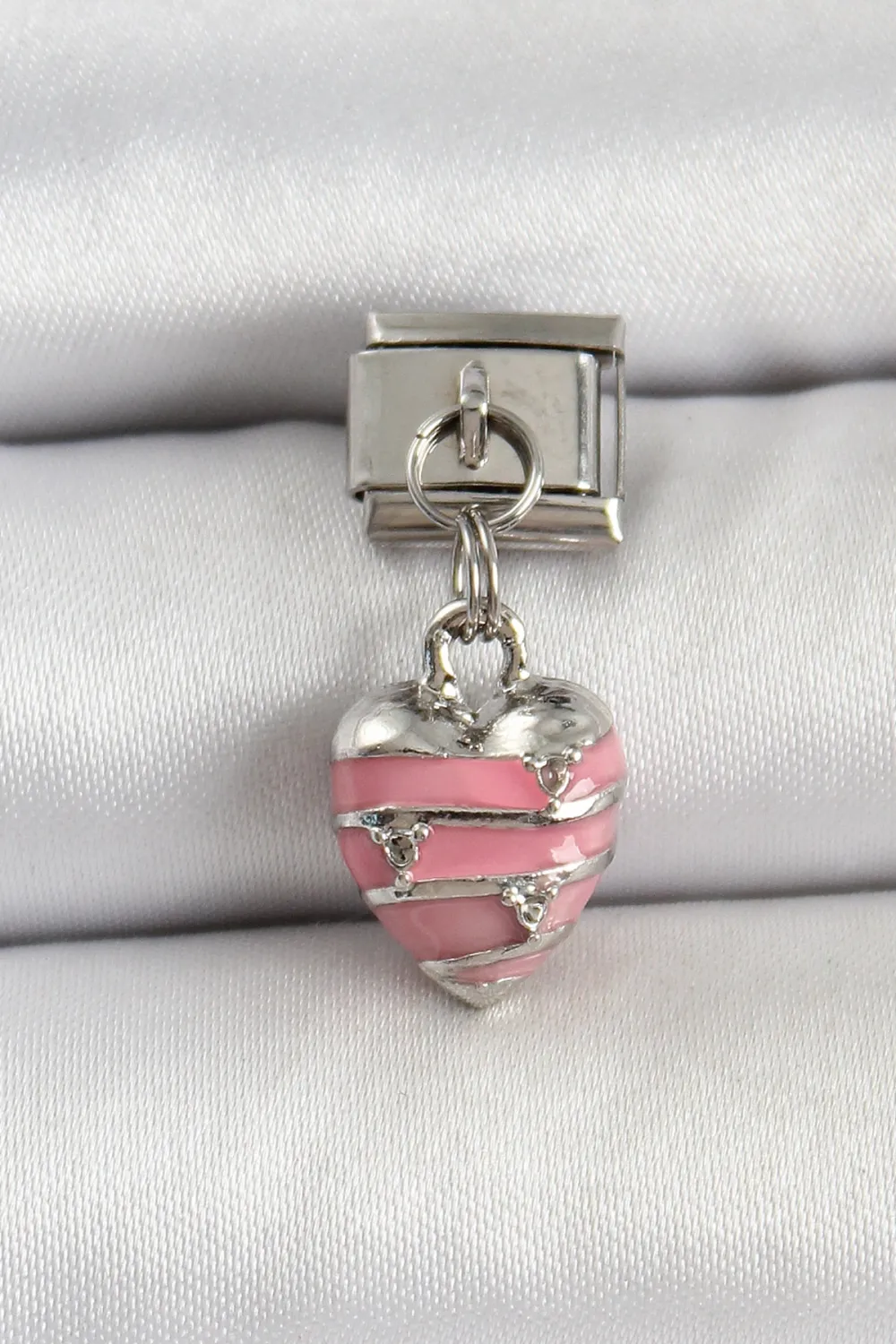 316L Çelik Gümüş Renk Pembe Kalp Model Nomination Charm TJ-BC1495
