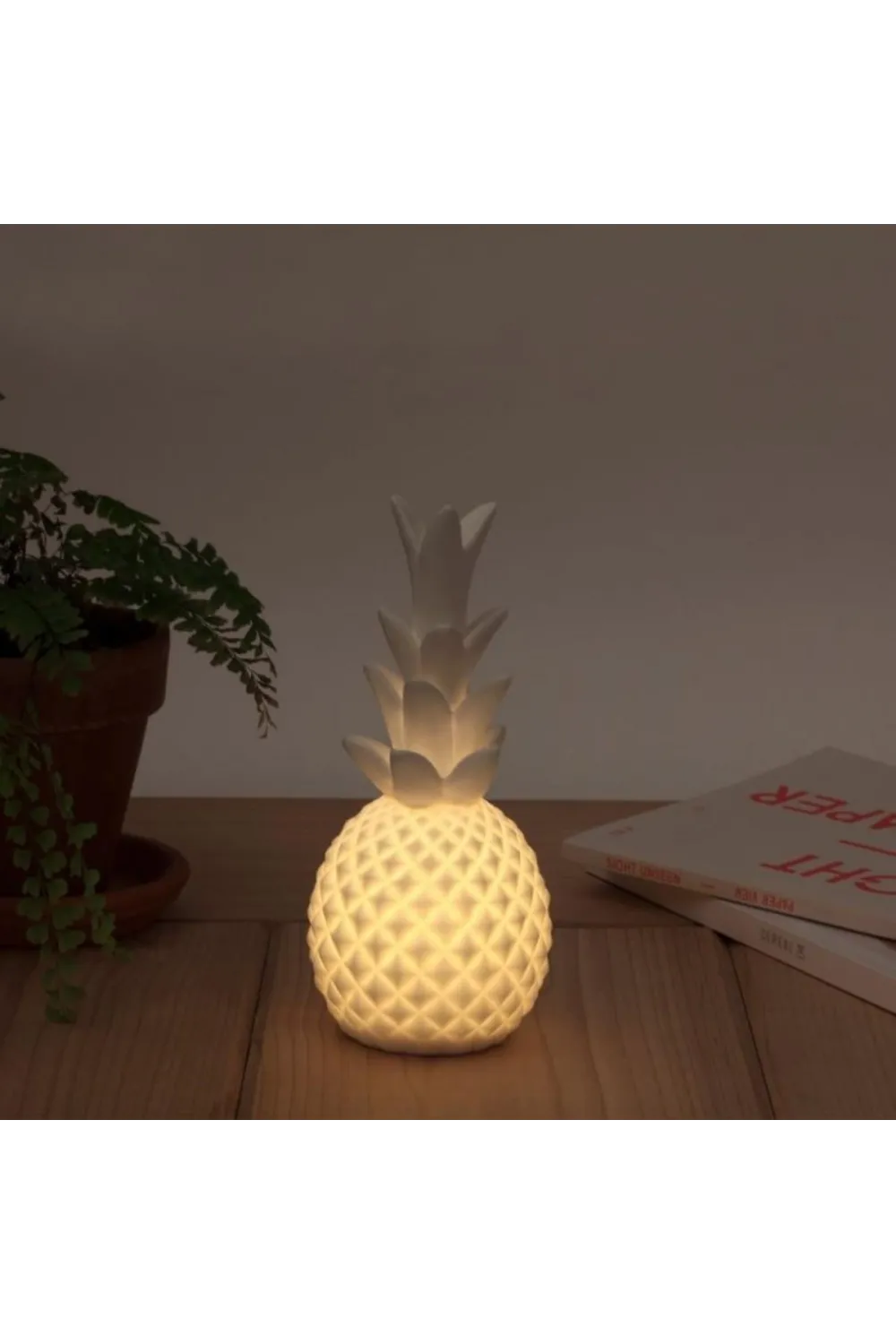 Ananas Şeklinde Desenli Büyük Boy Pilli Masa ve Gece Lambası