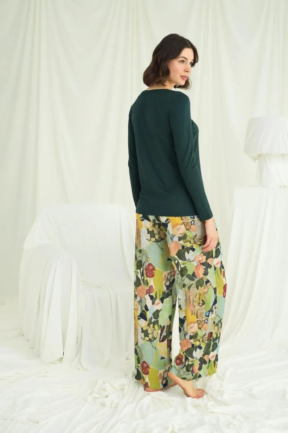 Çiçek ve Yaprak Desenli Pijama Takımı