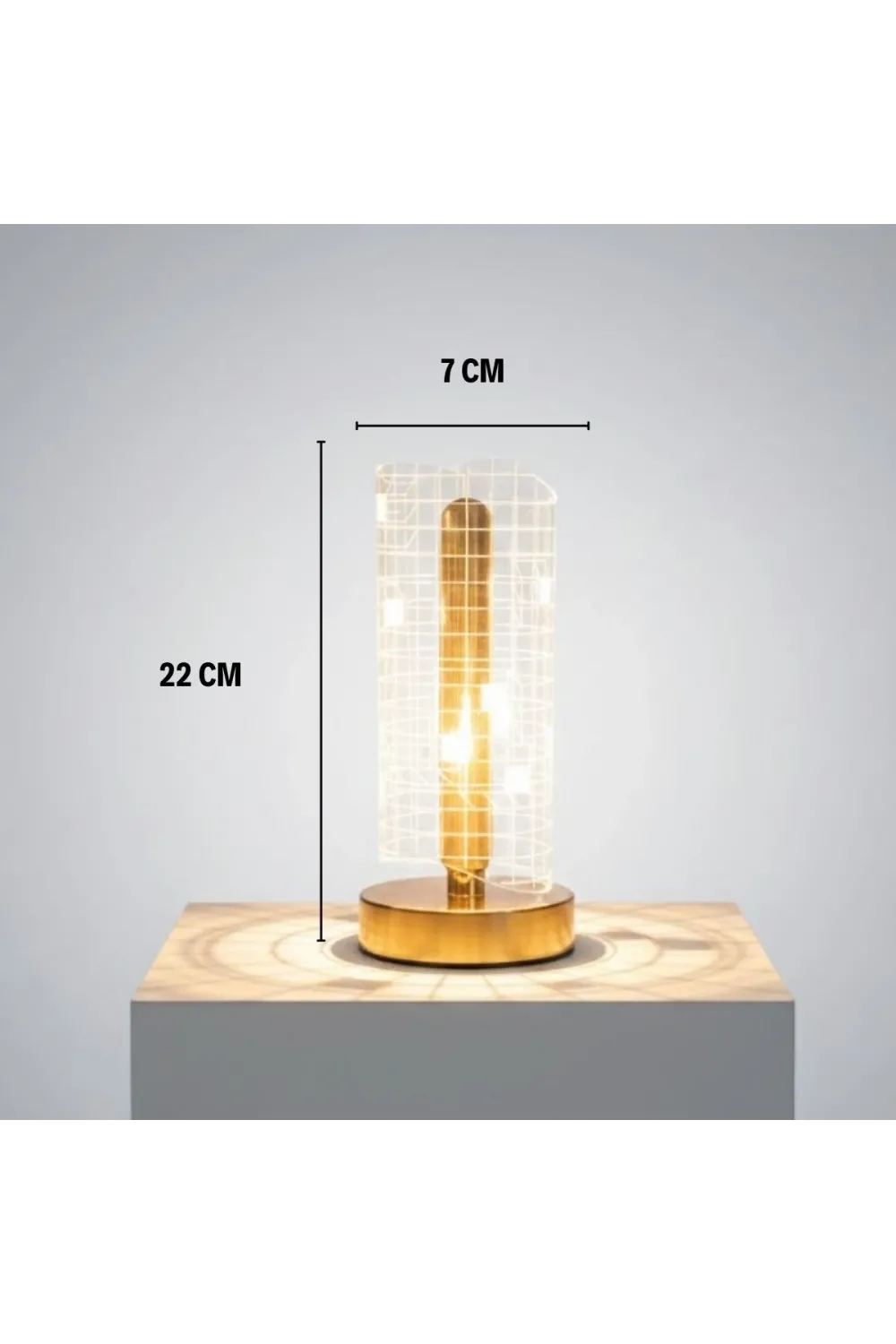 Dalgalı Silindirik Kristal Kareli Model LED Masa Lambası – Gold Tabanlı, Dokunmatik, 3 Renk Işık Modlu, Şarjlı Modern Dekoratif Gece Lambası