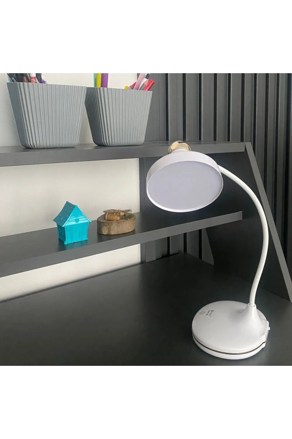 Dokunmatik 3 Farklı LED Işıklı Çalışma Masası Üstü Lamba