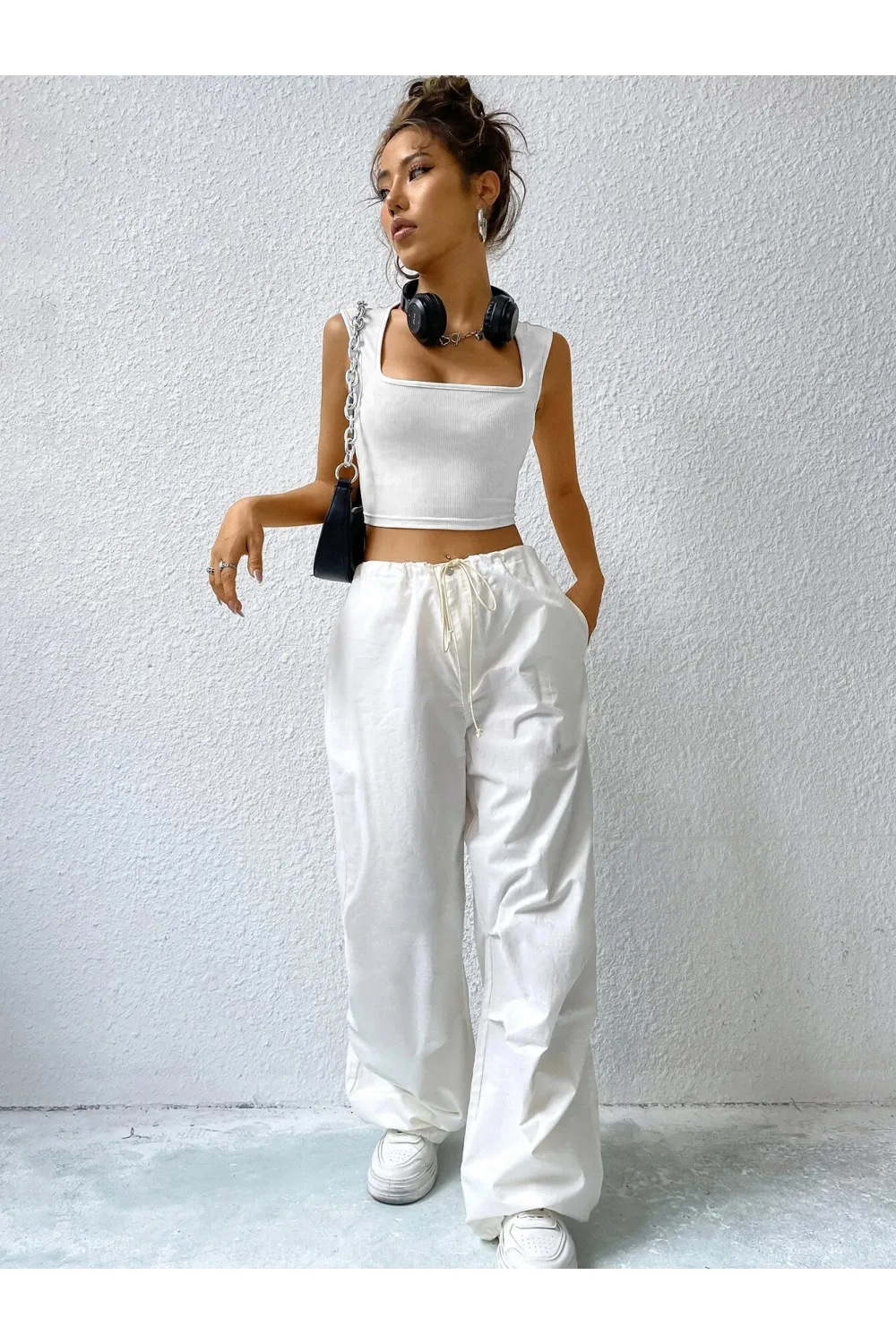 ieg™ Kadın Beyaz Kare Yaka Kalınlaşan Omuz Detaylı Crop Top Bluz