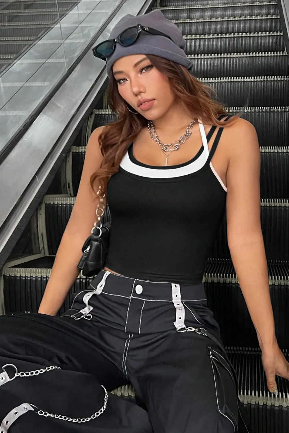 ieg™ Kadın Beyaz Siyah Çift Renk Çapraz Askılı Crop Top Bluz