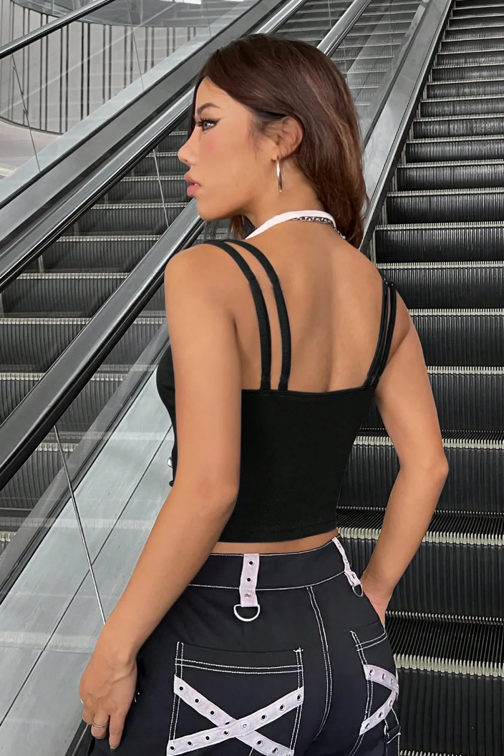 ieg™ Kadın Beyaz Siyah Çift Renk Çapraz Askılı Crop Top Bluz