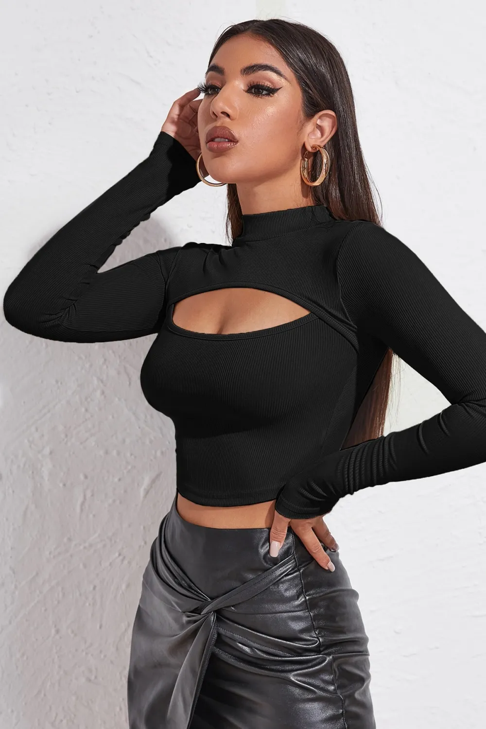 ieg™ Kadın Siyah Göğüs Dekolteli Uzun Kollu Cut Out Crop Top Bluz