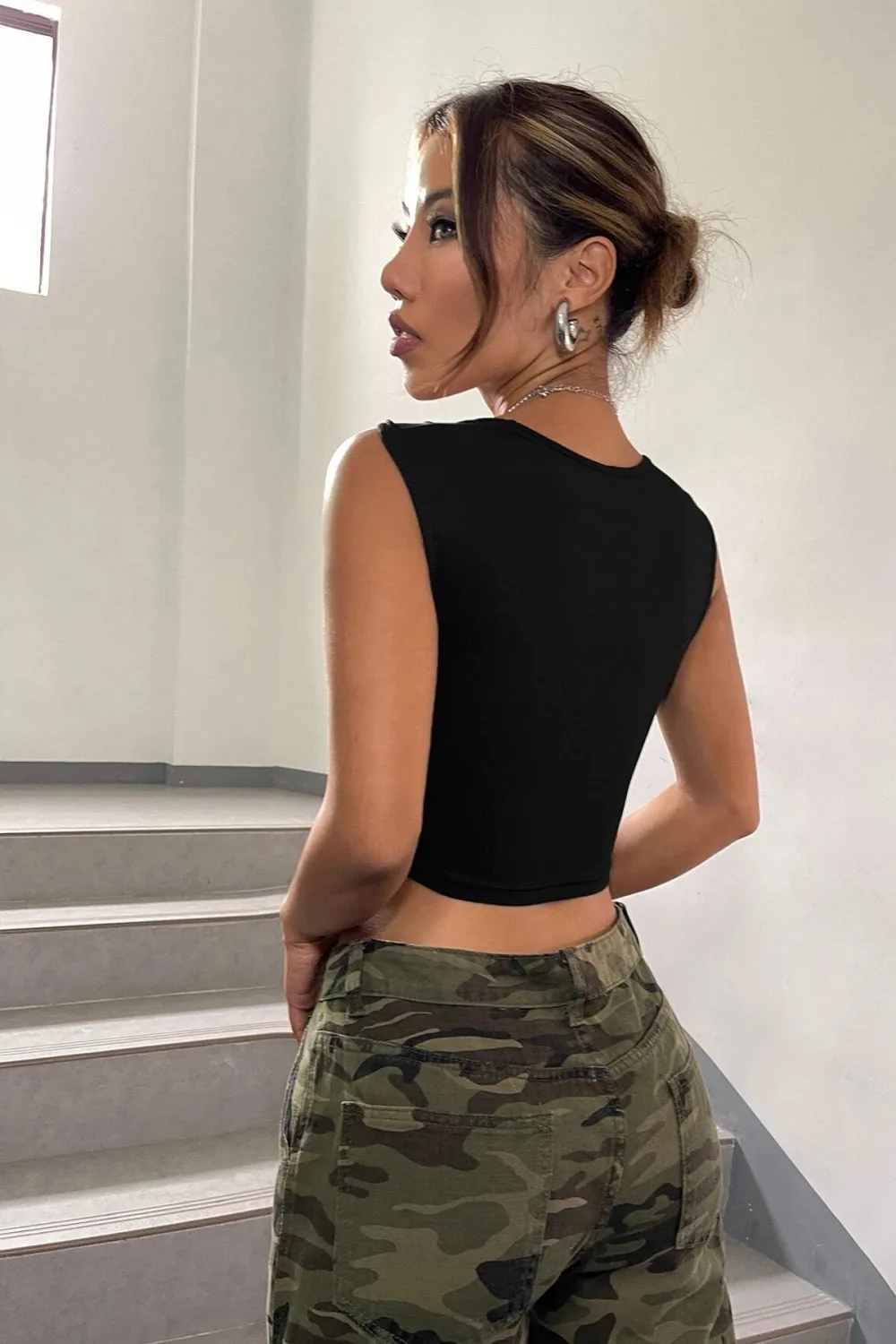 ieg™ Kadın Siyah Kare Yaka Kalınlaşan Omuz Detaylı Crop Top Bluz