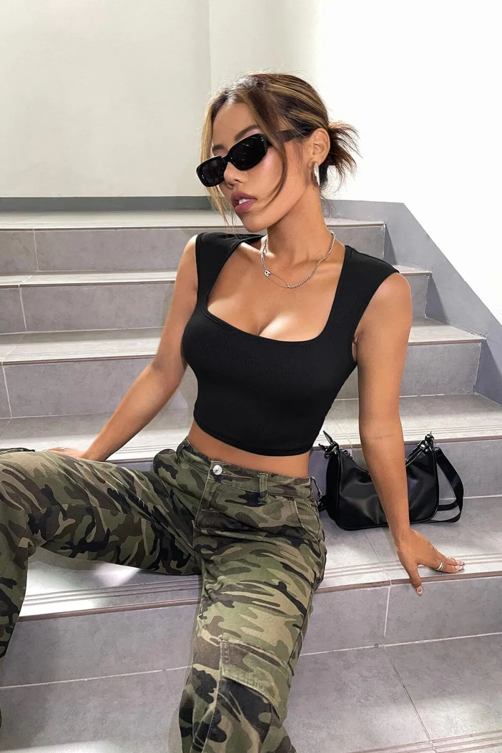 ieg™ Kadın Siyah Kare Yaka Kalınlaşan Omuz Detaylı Crop Top Bluz
