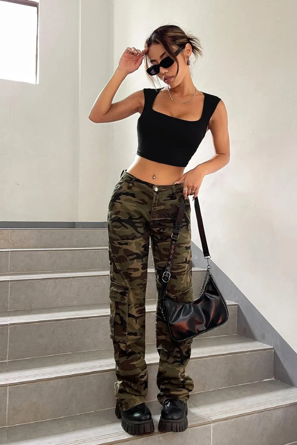 ieg™ Kadın Siyah Kare Yaka Kalınlaşan Omuz Detaylı Crop Top Bluz