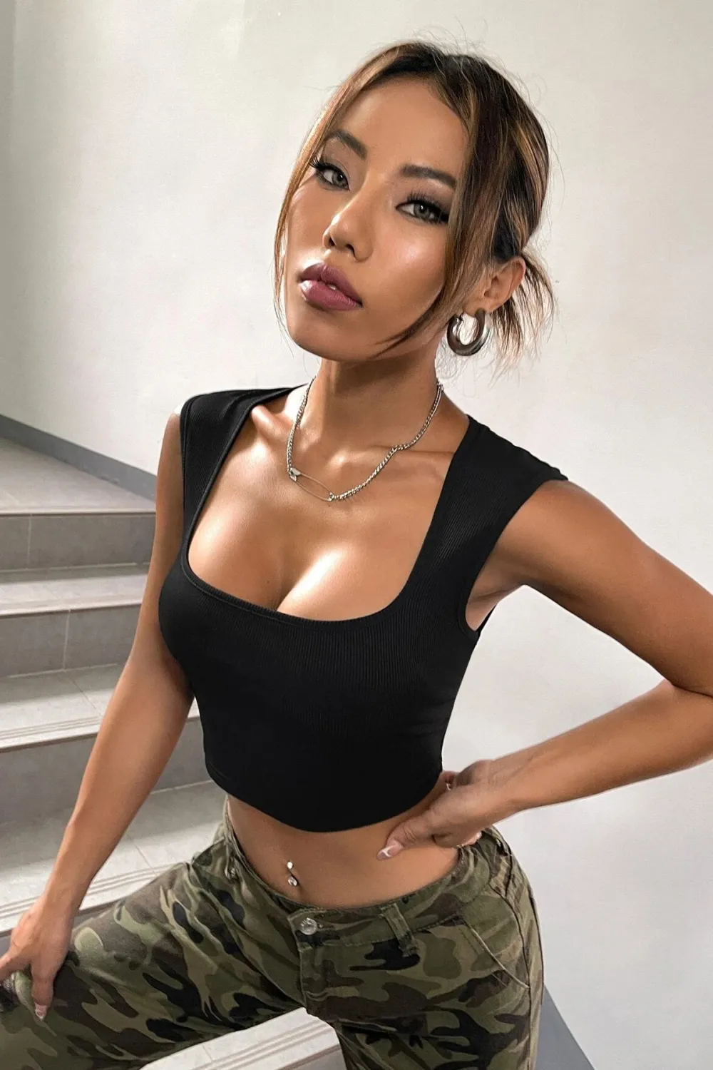 ieg™ Kadın Siyah Kare Yaka Kalınlaşan Omuz Detaylı Crop Top Bluz