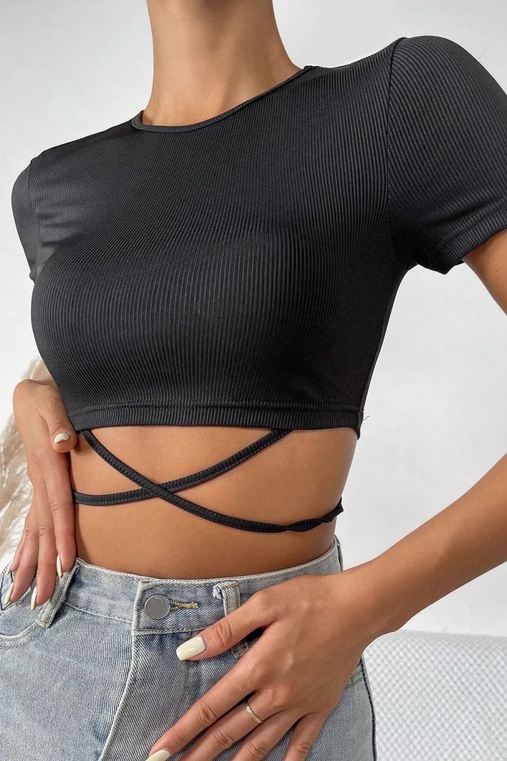 ieg™ Kadın Siyah Yarım Kol Çapraz Bağlamalı Crop Top Bluz