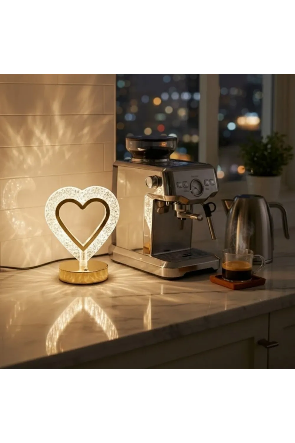 Kalp Şeklinde Kristal LED Masa Lambası – Dokunmatik, 3 Renk Işık Modlu, Şarjlı Mini Dekoratif Gece Lambası