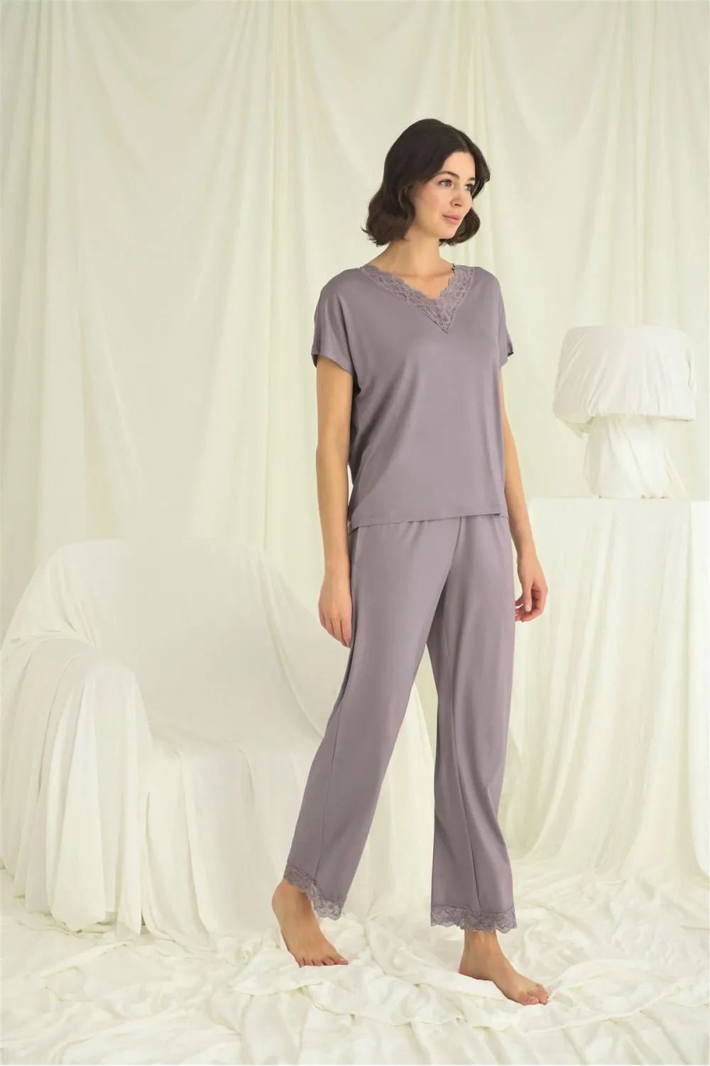 Kısa Kollu V Yakalı Dantelli Pijama Takımı