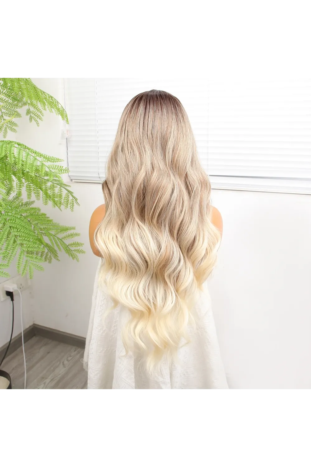 Kumral Platin Ombre  ve Röfleli Fiber Sentetik Geniş Dalgalı Tül Peruk