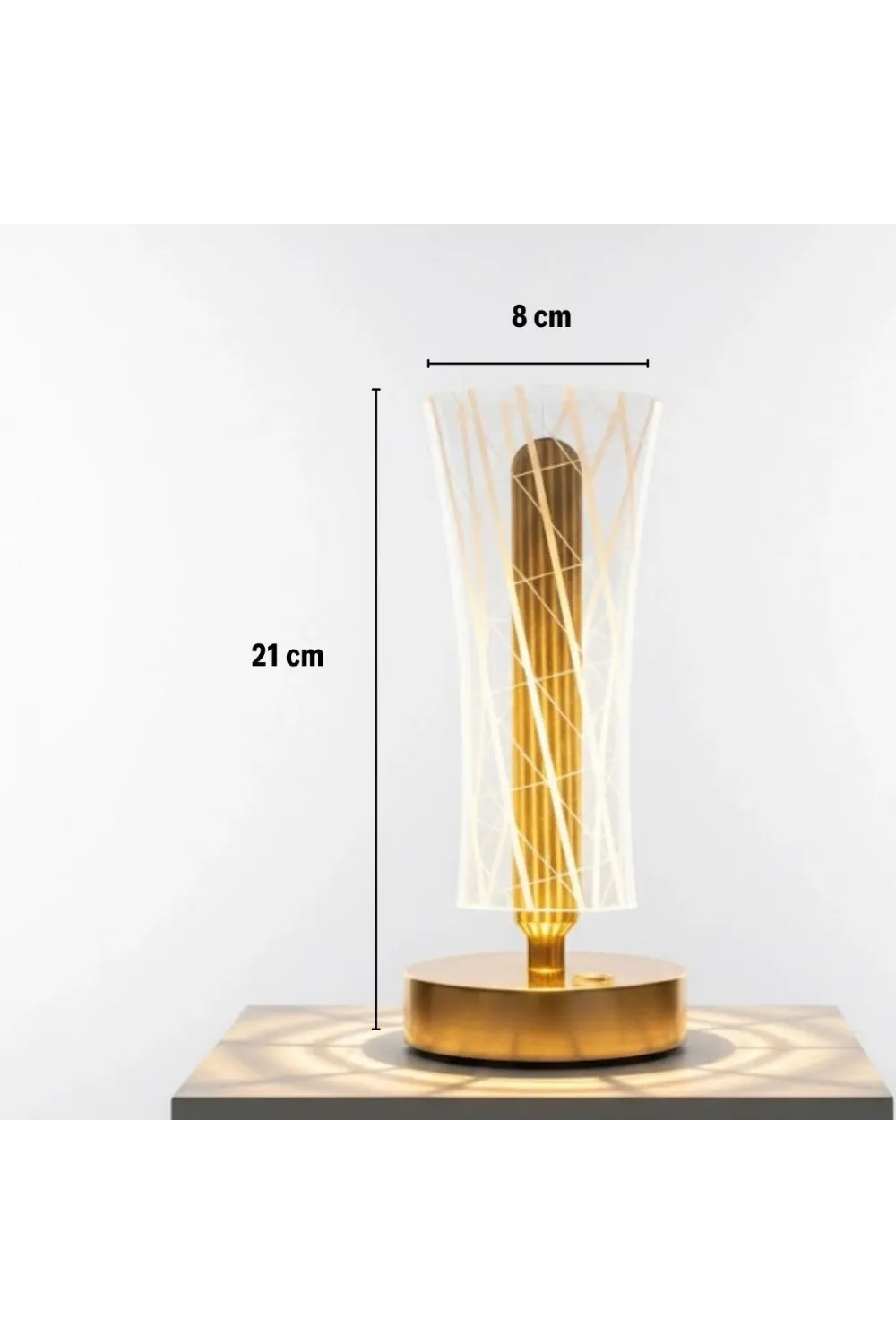 Silindirik Kristal Çizgi Model LED Masa Lambası – Gold Tabanlı, Dokunmatik, 3 Renk Işık Modlu, Şarjlı Modern Dekoratif Gece Lambası