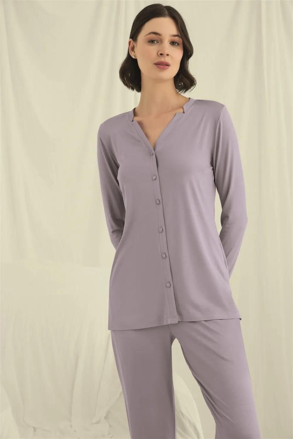 Uzun Kollu Boydan Düğmeli V Yaka Pijama Takımı