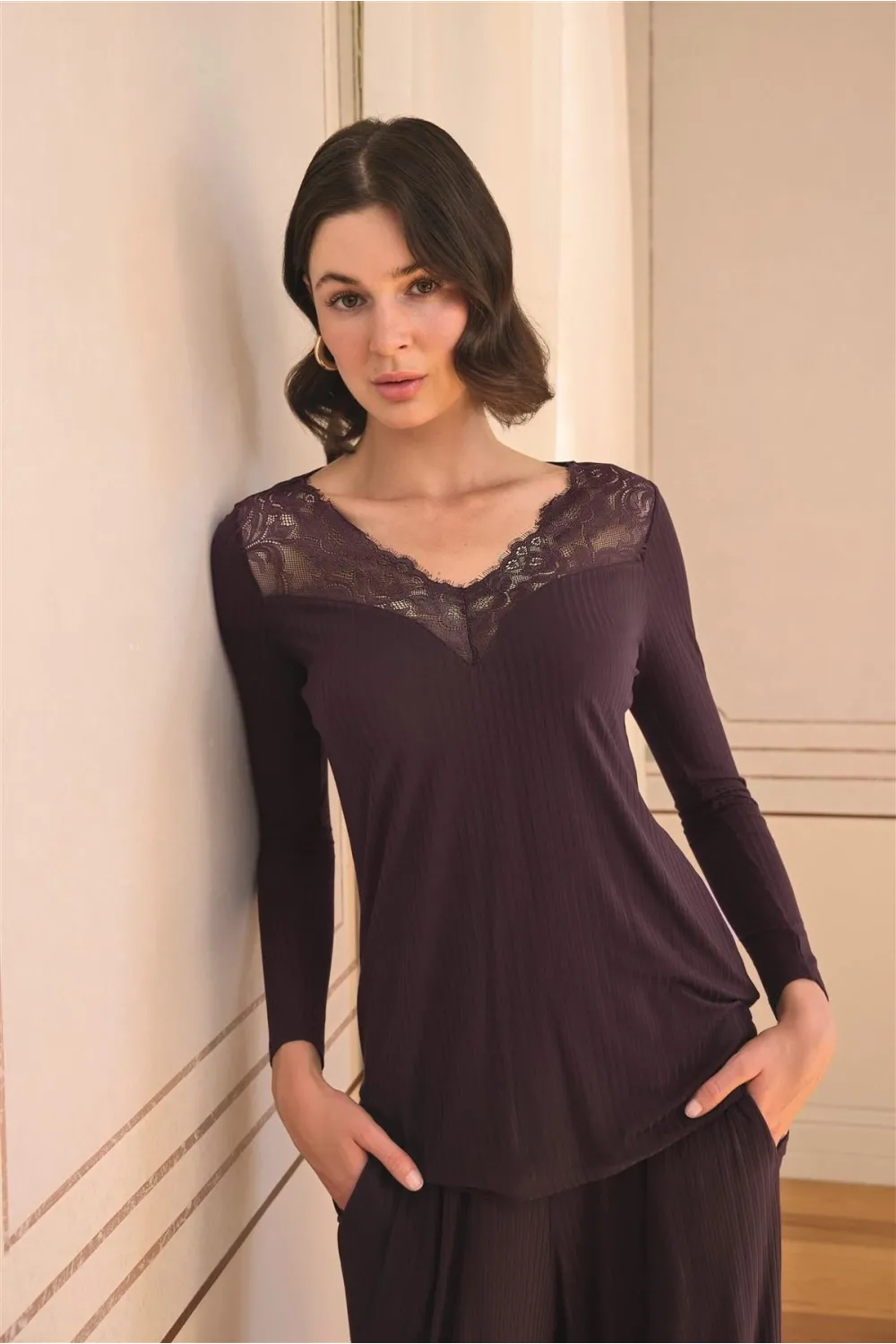 Uzun Kollu ve Dantelli Pijama Takımı
