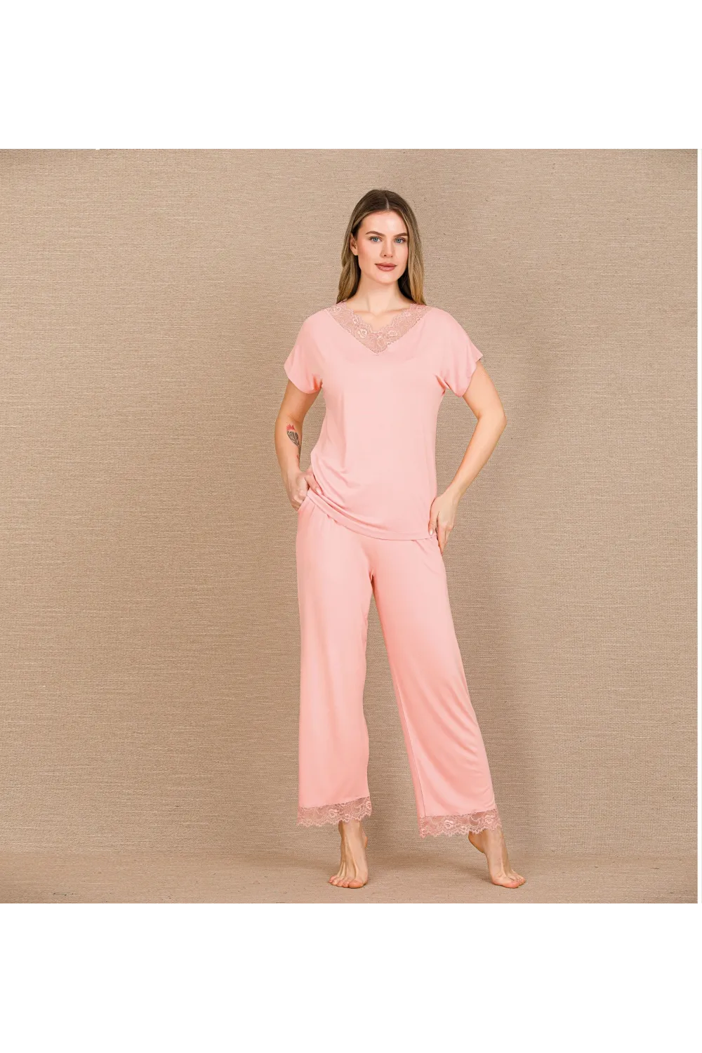 Viskon Şık Tasarım Dantel İşlemeli Açık Pembe Kısa Kol Pijama Takımı
