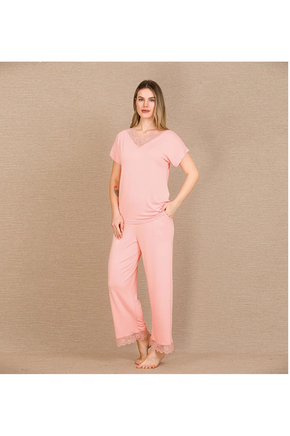 Viskon Şık Tasarım Dantel İşlemeli Açık Pembe Kısa Kol Pijama Takımı