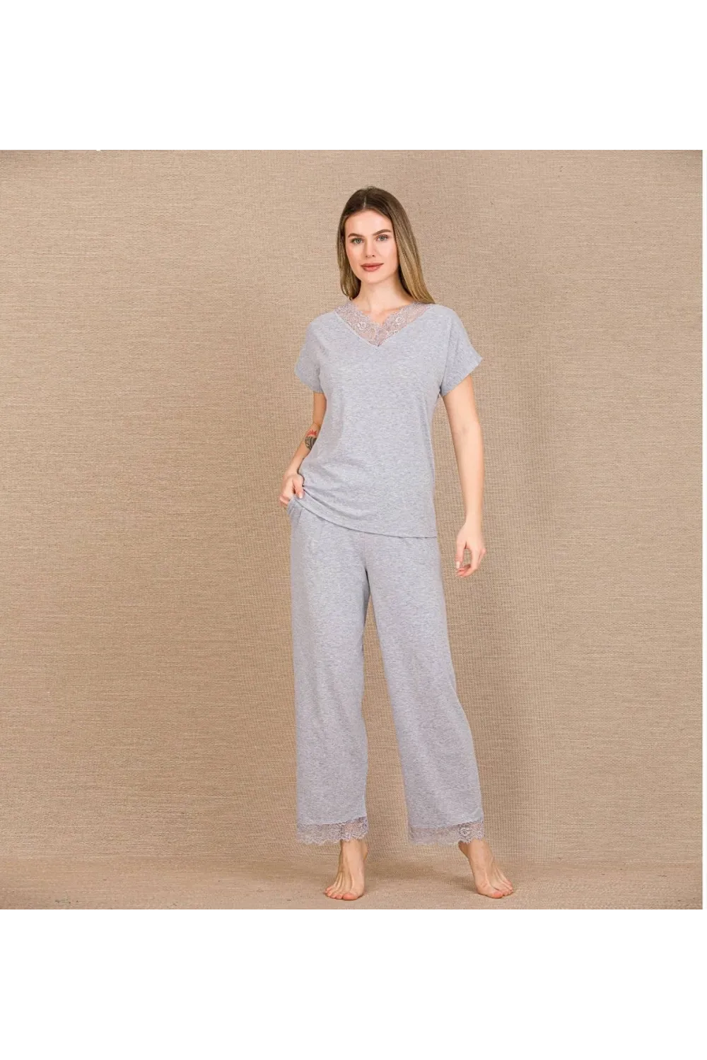 Viskon Şık Tasarım Dantel İşlemeli Gri Kısa Kol Pijama Takımı