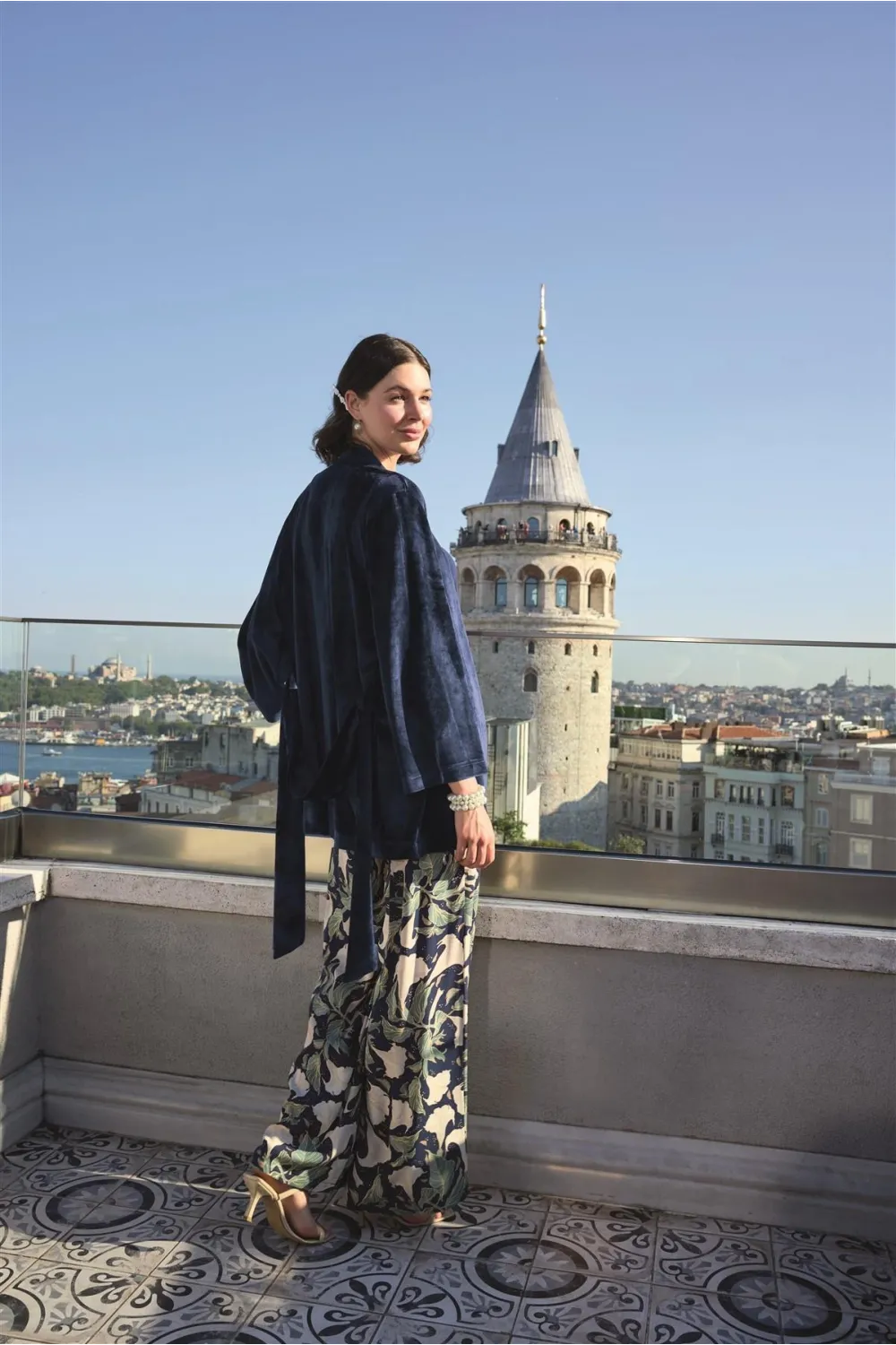 Yaprak Desenli ve Dantelli 3lü Pijama Takımı