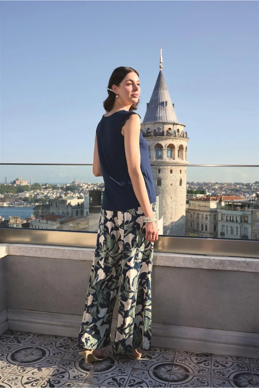 Yaprak Desenli ve Dantelli 3lü Pijama Takımı