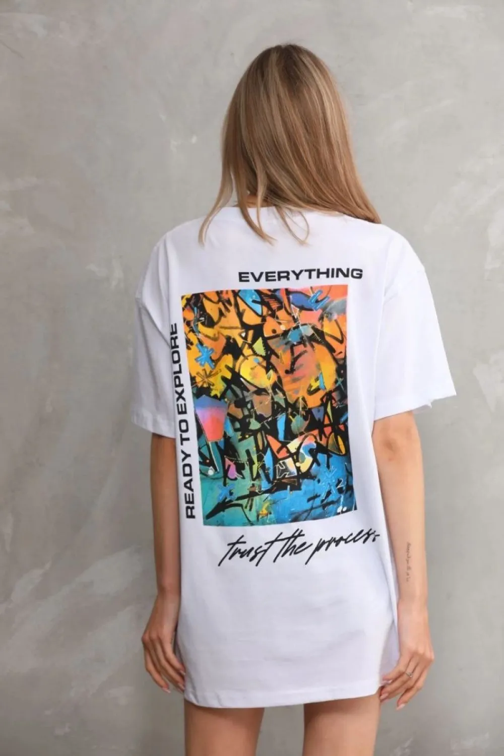 kadın Bisiklet Yaka Baskılı Oversize T-Shirt - Beyaz