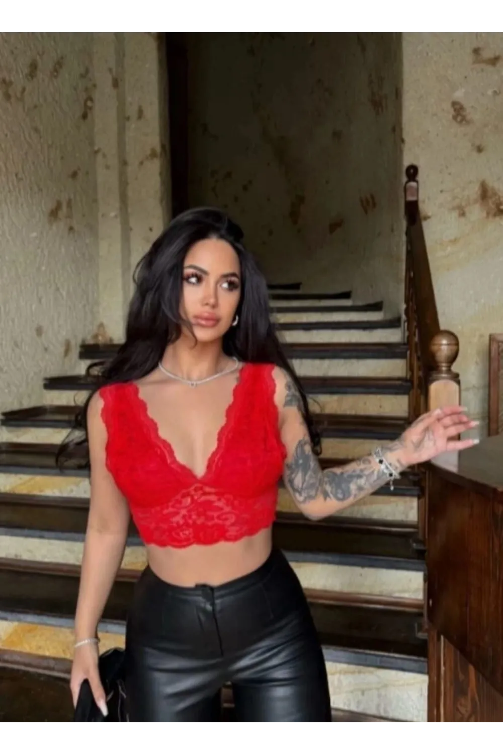 Kadın Dantel Bralet Crop Sütyen V Yaka Askılı Şık Esnek Rahat - Kırmızı