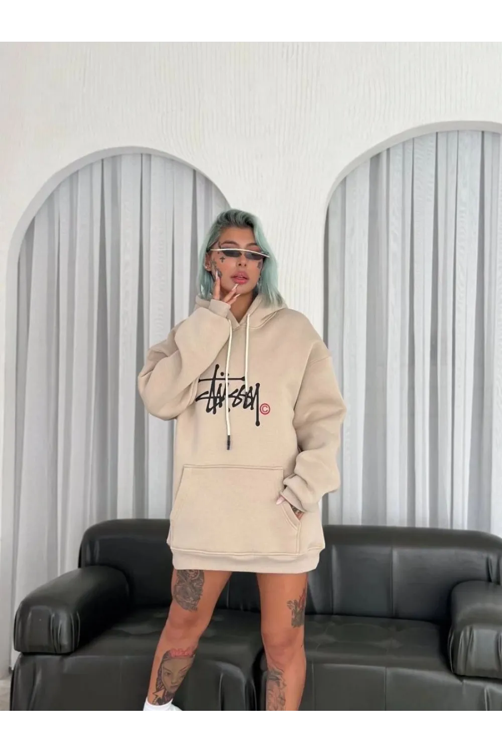 Kadın Oversize Kapüşonlu Cepli Baskılı 3 İplik Pamuklu Hoodie Sweatshirt - Bej