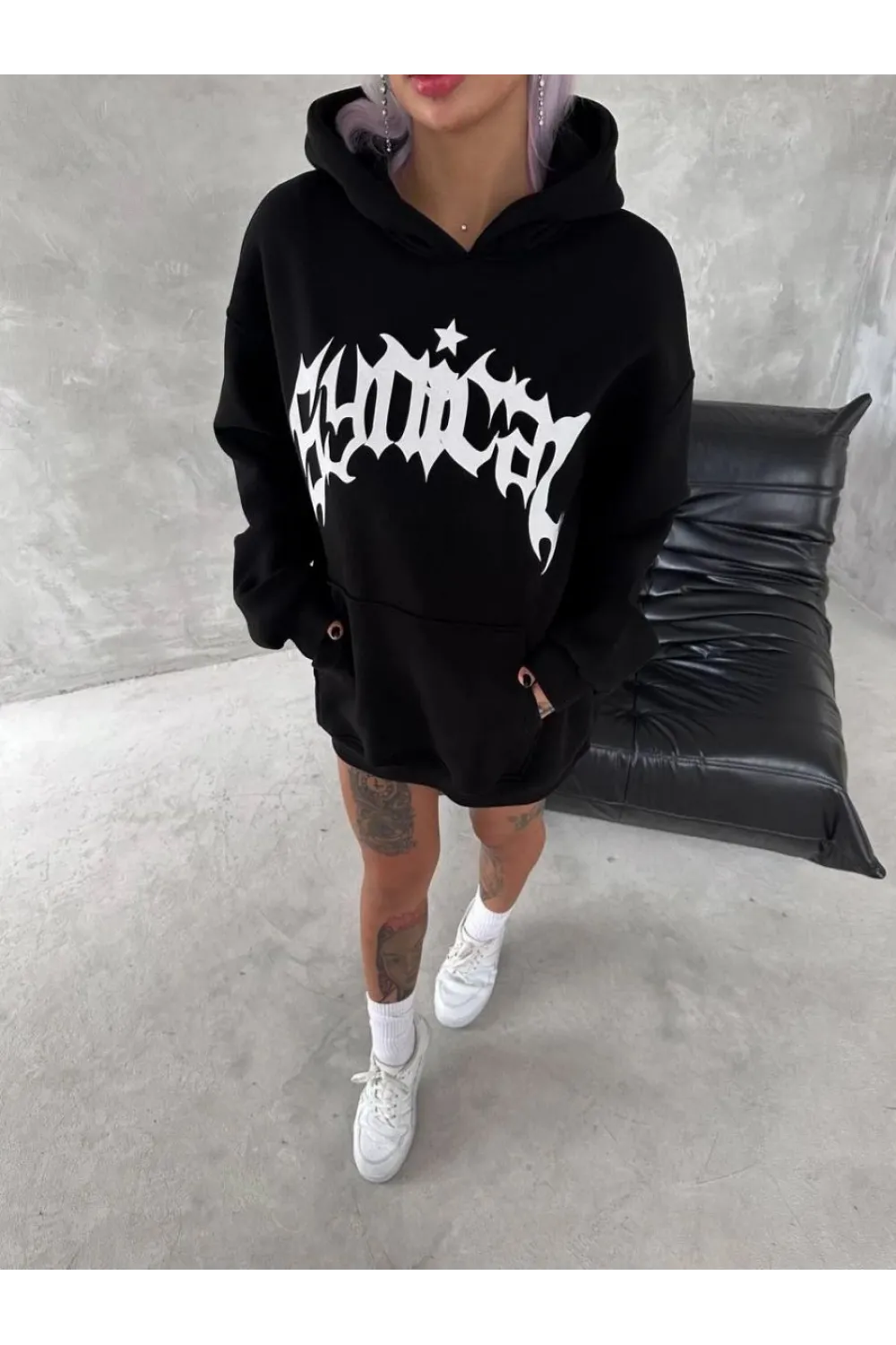 Kadın Oversize Kapüşonlu Cepli Baskılı 3 İplik Pamuklu Hoodie Sweatshirt - Siyah