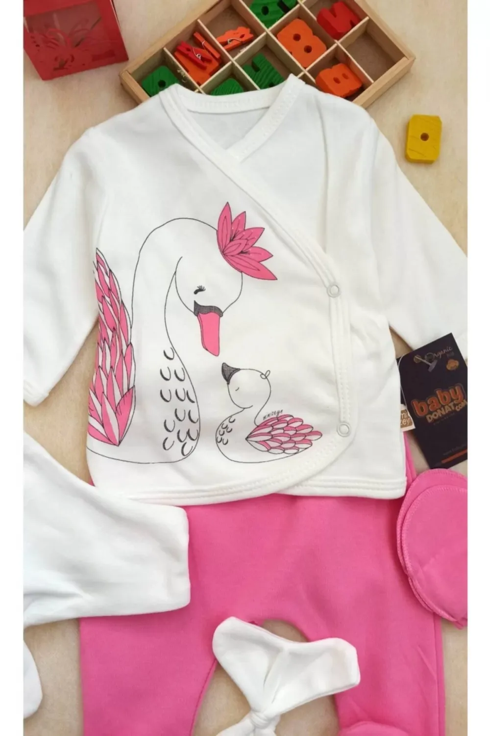 iegiyim™ Kuğu Desenli 5li Kız Bebek Hastane Çıkış Seti